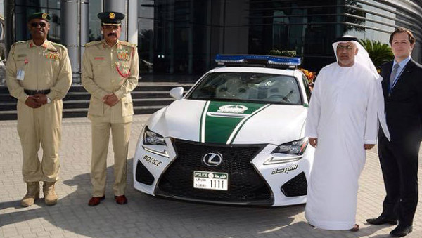 Polizei von Dubai erhielt neuen Sportwagen