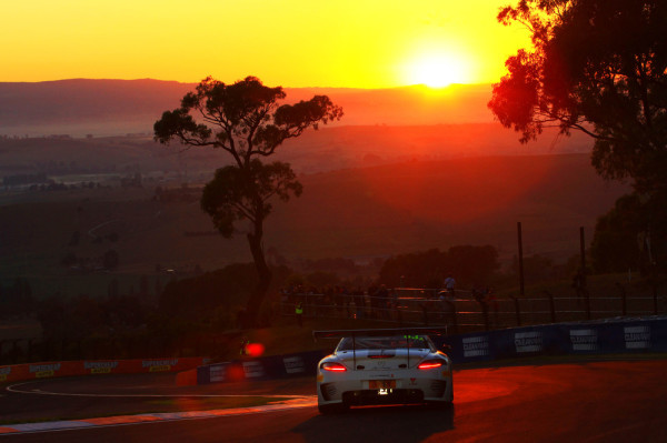 Mercedes SLS AMG GT3 beim 12-h-Rennen von Bathurst in Australien