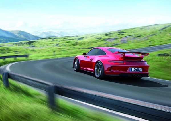 Porsche-911-GT3-Straße-unterwegs-Kurve