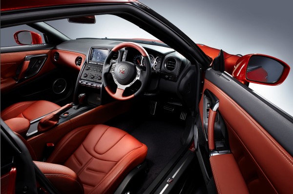 Nissan GT-R 2014 Innenraum