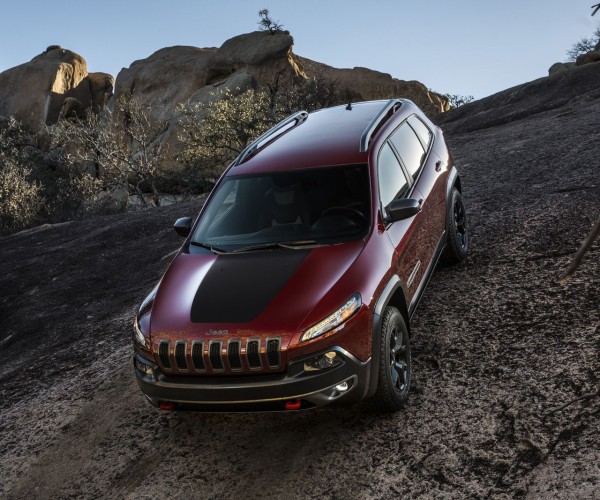 Jeep Cherokee Trailhawk Action