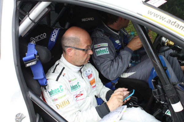 Beifahrerin Co-Pilotin Co-Pilot Beifahrer Rallye Aufschrieb Zeiten Karte Roadbook Rallye Fahrer Sparco Beifahrerin Co-Pilotin Co-Pilot Beifahrer Rallye Aufschrieb Zeiten Karte Roadbook Rallye Fahrer Sparco
