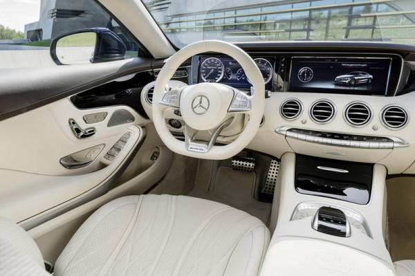 Mercedes-Benz S 65 AMG Coupé Cockpit