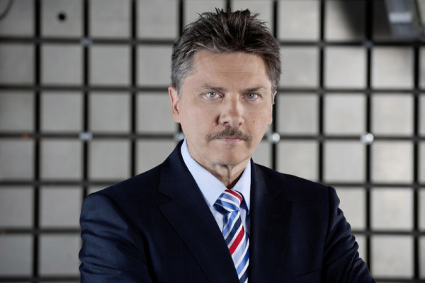 Prof. Rodolfo Schöneburg Leiter Passive Sicherheit und Fahrzeugfunktionen bei Mercedes-Benz Cars