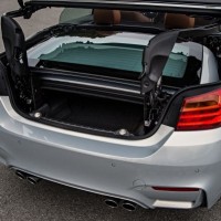 BMW M4 Cabrio Kofferraum mit zusammenklappbaren Dach