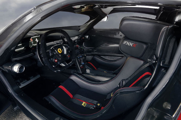 Ferrari FXX K Innenraum