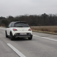 Opel Adam Rocks Autobahn