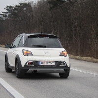 Opel Adam Rocks Autobahn