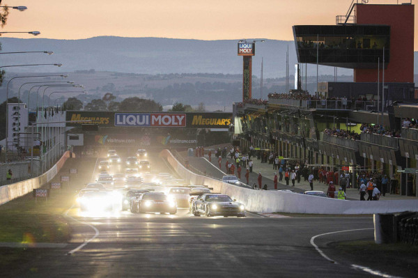 Mercedes SLS AMG GT3 12 Stunden Rennen Bathurst