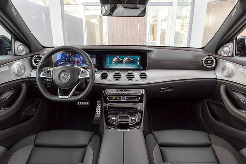Mercedes-AMG E 43 Innenraum Sitze Armaturen
