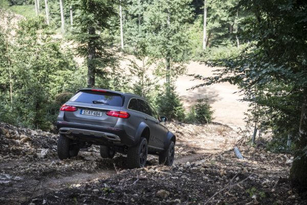 Mercedes-Benz-E-Klasse-4x4x2-Gelände-Offroad